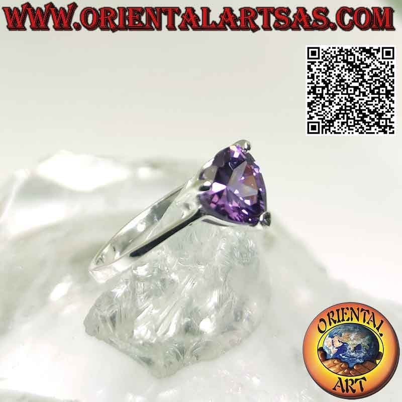Anillo de plata rodiada con amatista corazón sintético engastado