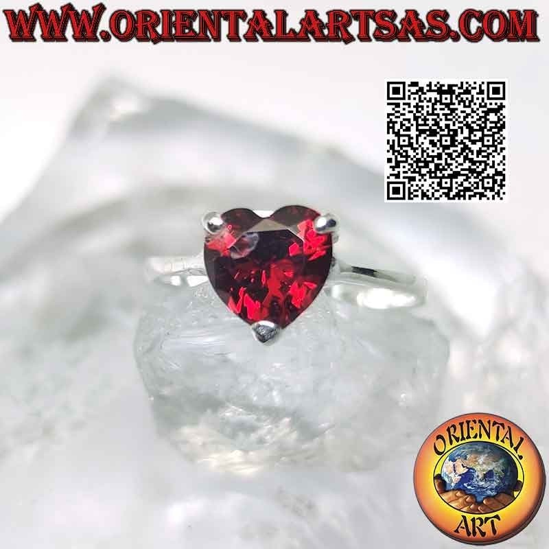Rhodium silver ring with heart garnet set