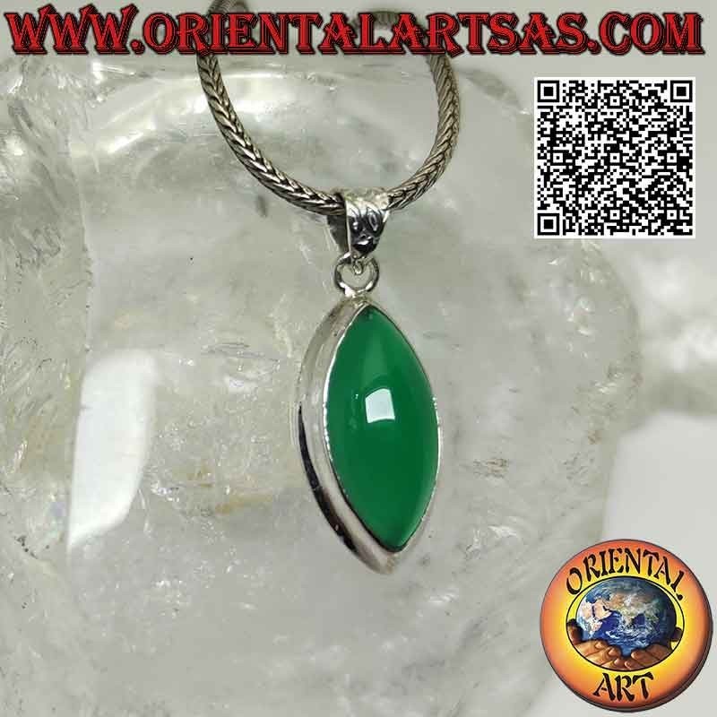 Silver pendant with green shuttle agate on smooth setting