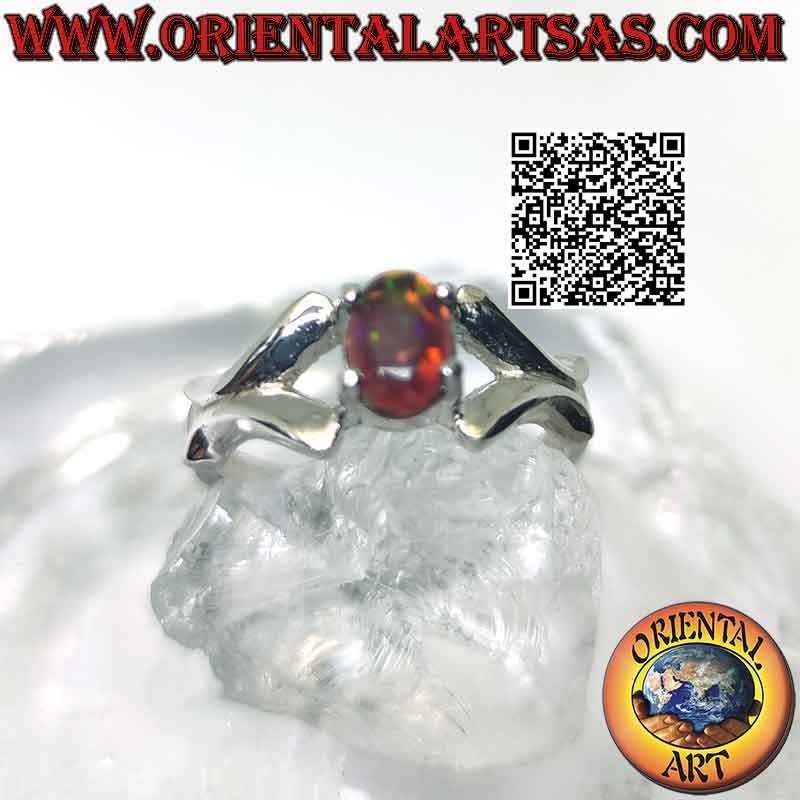 Anillo de plata con cabujón ovalado de ópalo de fuego engastado