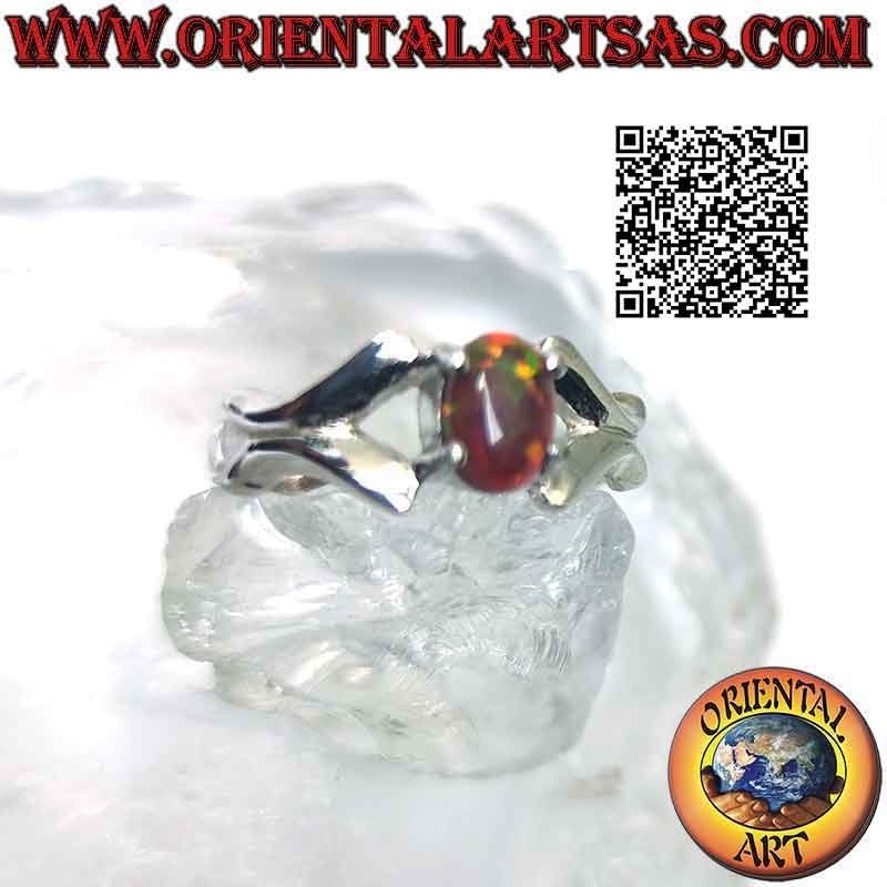 Anello in argento con opale di fuoco ovale cabochon incastonato