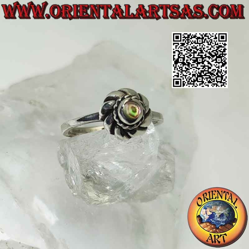 Anello in argento con paua shell (abalone) tonda piccola al centro di un vortice