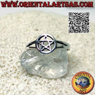 Anillo de plata con pentáculo liso en círculo plano