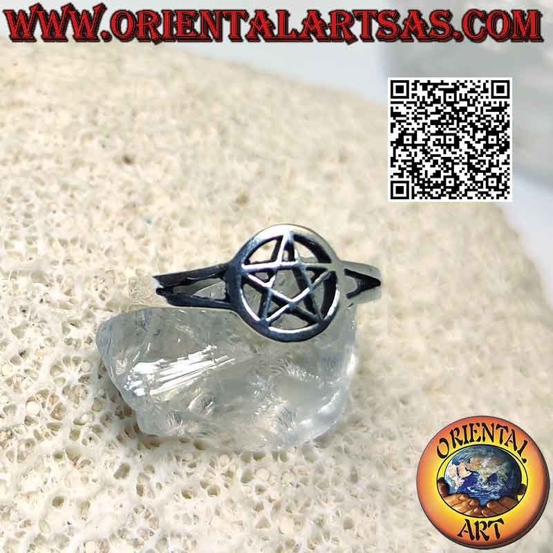 Silver ring with smooth pentacle in the flat circle