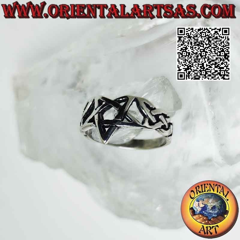 Bague en argent pentacle lisse attachée par des noeuds celtiques