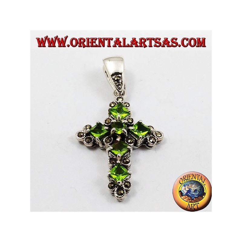 colgante, cruz de plata y marcassiti con seis peridoto