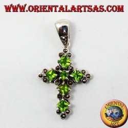 colgante, cruz de plata y marcassiti con seis peridoto