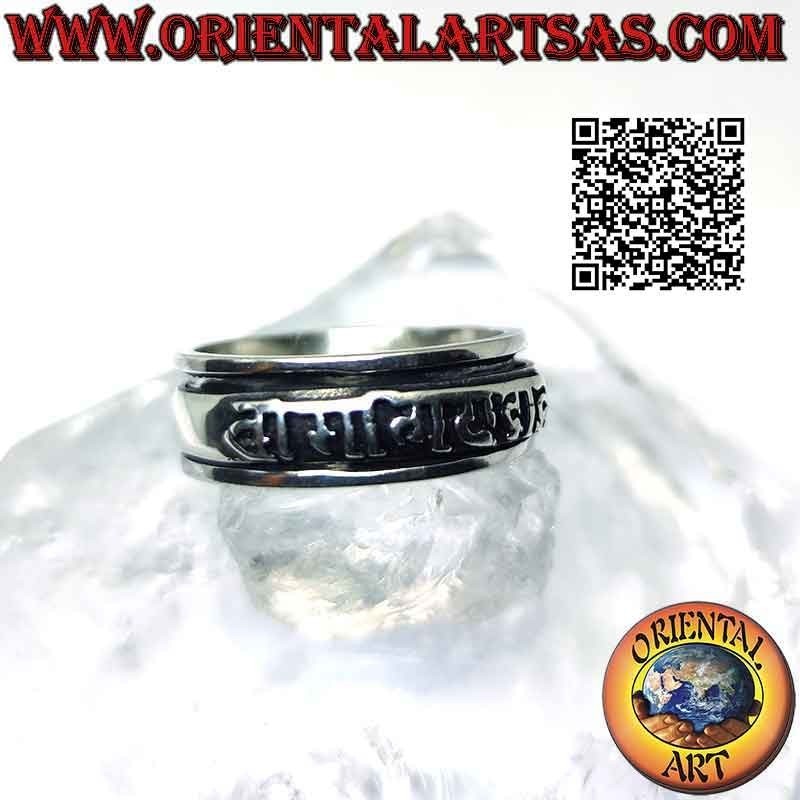 Anello in argento a fascia antistress liscio con mantra tibetano "OM MANI PADME HUM" in rilievo