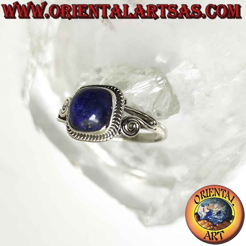 Anillo en plata y lapislázuli rodeado de entrecruzamiento asimétrico y espiral