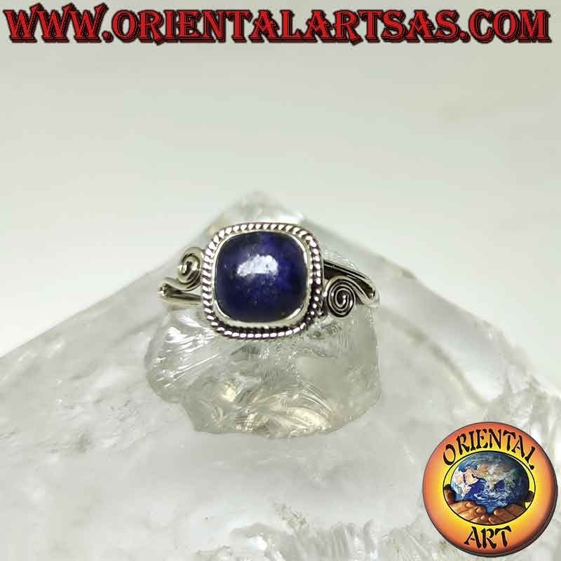 Anillo en plata y lapislázuli rodeado de entrecruzamiento asimétrico y espiral