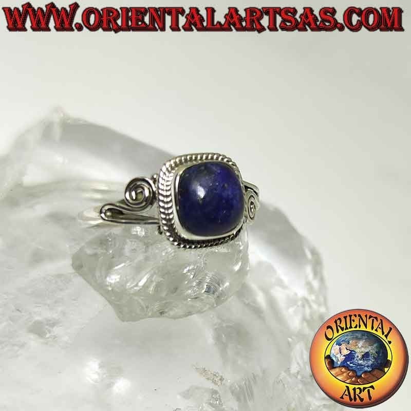 Anillo en plata y lapislázuli rodeado de entrecruzamiento asimétrico y espiral