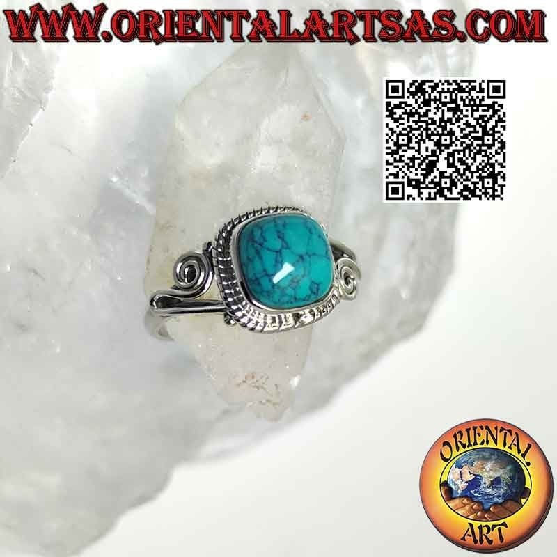Bague en argent avec cabochon turquoise et spirale asymétrique sur les côtés