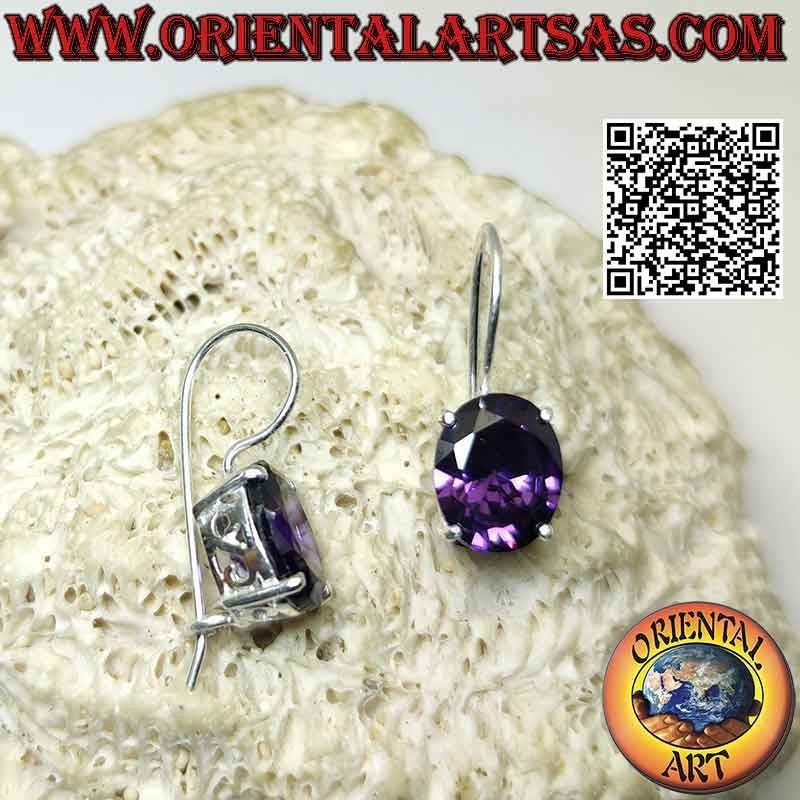 Silberne Ohrringe mit facettiertem Amethyst und "S"-förmigem Loch