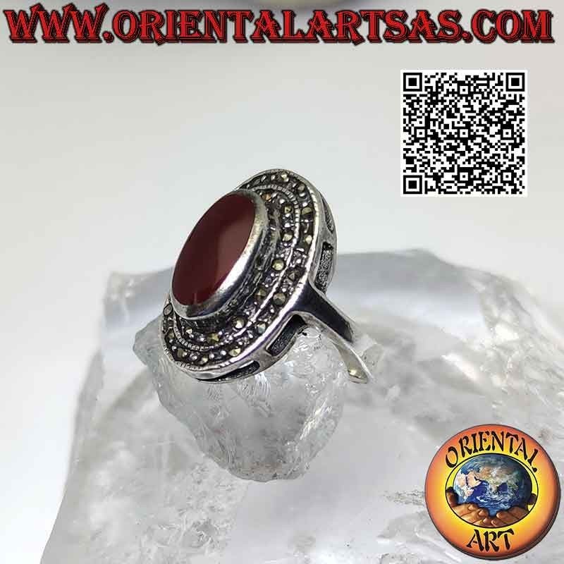 Bague en argent avec cornaline ovale et double rang de marcassite