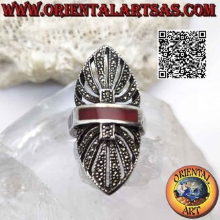 Bague navette en argent sertie de marcassite et bande centrale de cornaline