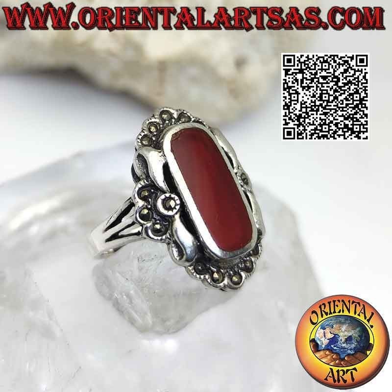 Anillo de plata cornalina en elegante engaste con marcasita