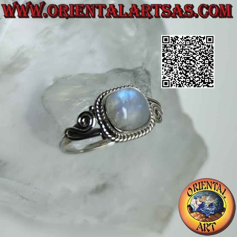Anillo de plata con piedra luna arcoíris y espiral asimétrica