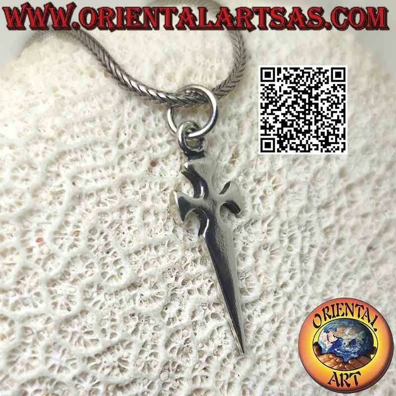 Silberner Anhänger in Form eines Dolches mit einem Kreuz der Templer