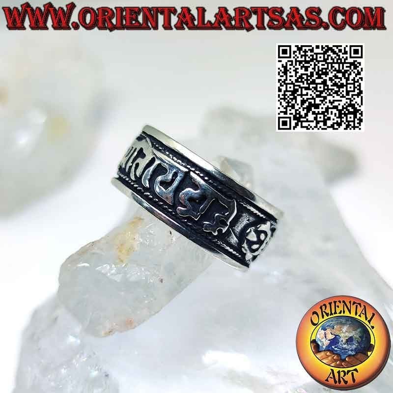 Bague en argent avec mantra tibétain OM MANI PADME HUM