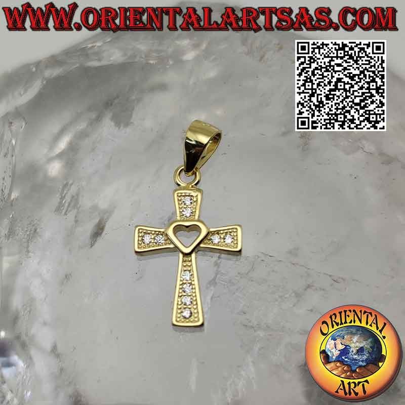 Ciondolo in argento, croce cristiana latina tempestata di zirconi tondi e con cuore al centro (placcata oro)
