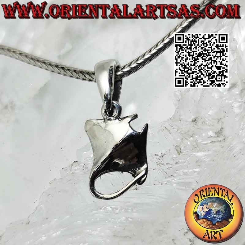 Silver pendant, ray fish, manta ray or torpedo (small)