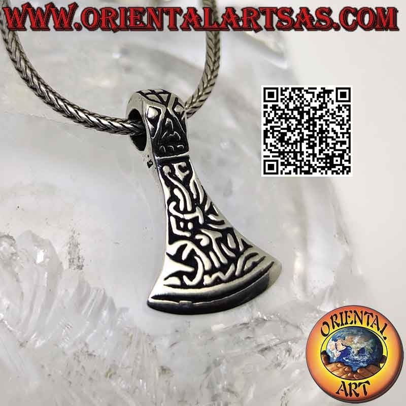 Colgante de plata de hoja de hacha nórdica con grabados celtas