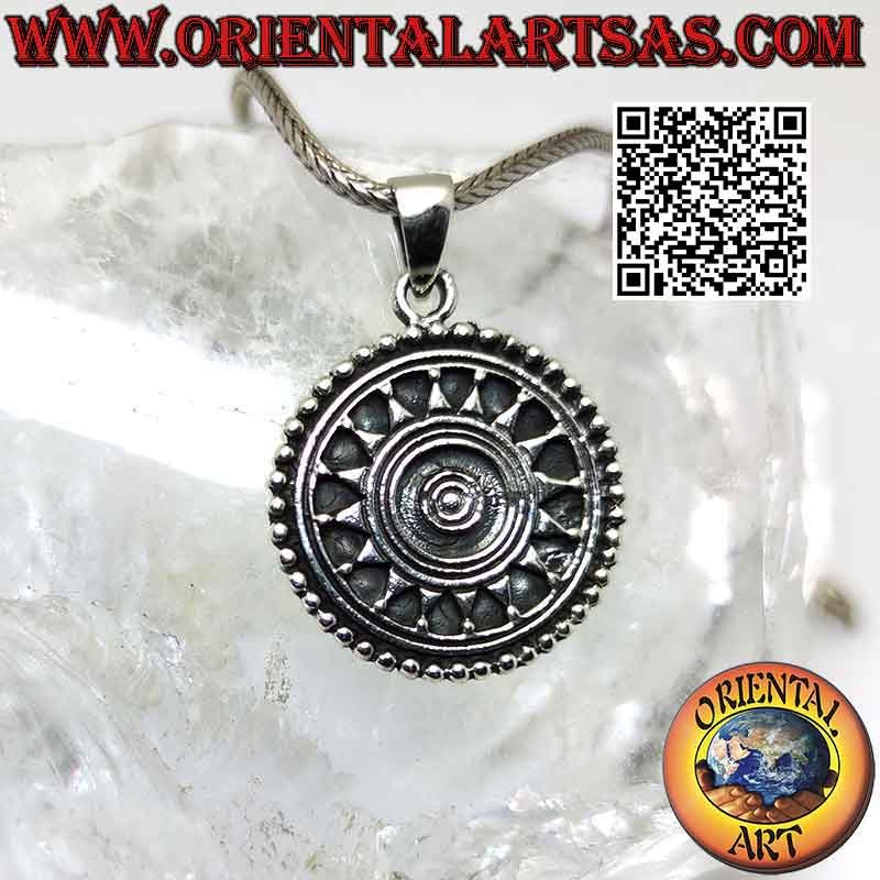 Pendentif en argent, mandala tibétain solaire avec spirale centrale