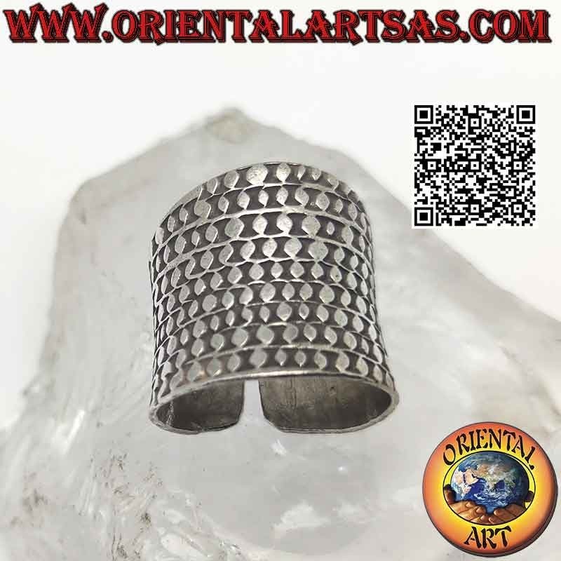 Anello in argento a fascia larga con borchie (Karen)