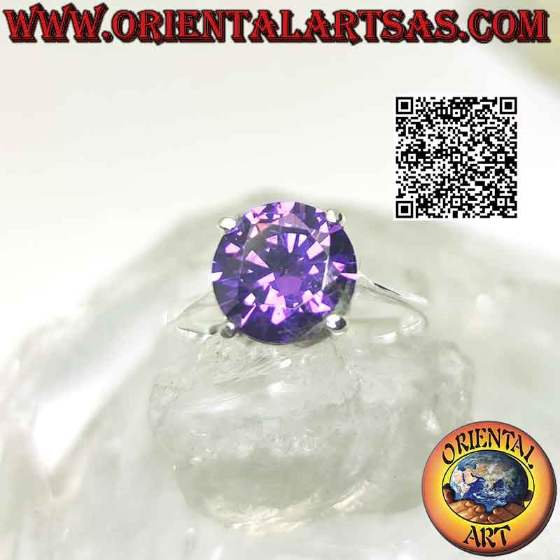 Silberring mit rund facettiertem synthetischem Amethyst auf doppelt glatter Fassung (Ø 8 mm)