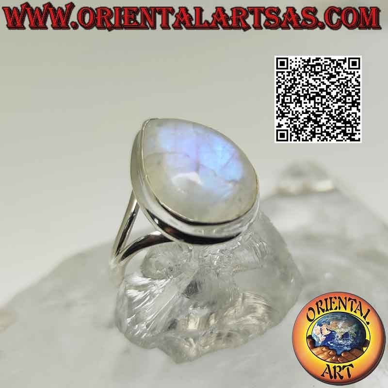 Anello in argento con grande pietra di luna arcobaleno a goccia