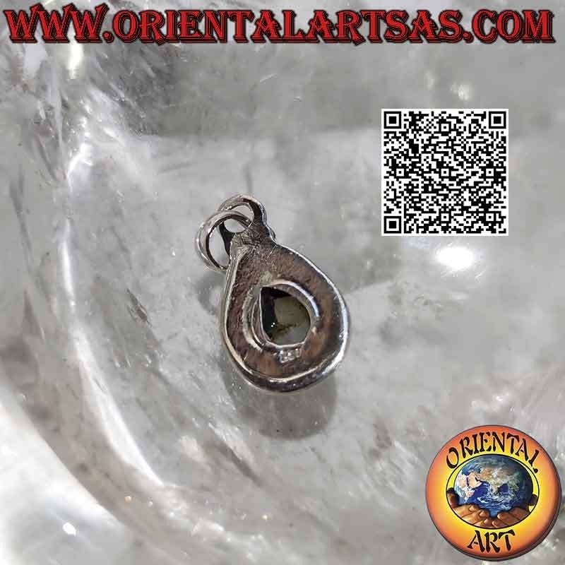 Colgante de plata con labradorita en forma de lágrima, entrelazados y de línea suave