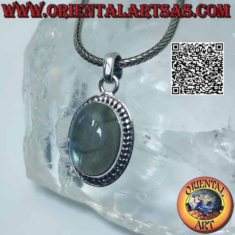 Silberanhänger mit großen ovalen Cabochon-Kugeln und Labradorit-Reihe