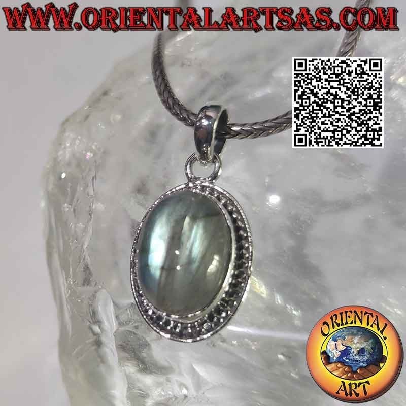 Silberanhänger mit großen ovalen Cabochon-Kugeln und Labradorit-Reihe