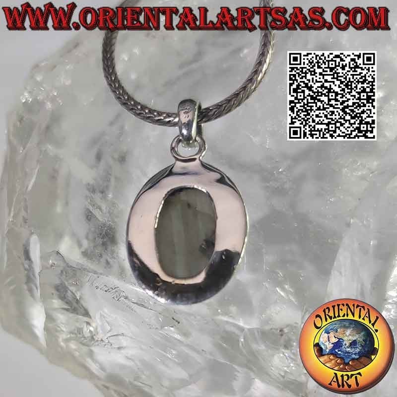 Colgante de plata con gran cabujón ovalado bolas de labradorita e hilera