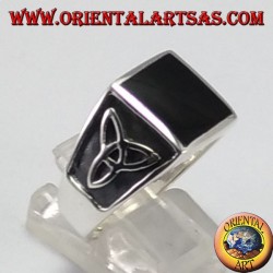 Silver ring with square onyx and tyrone knot