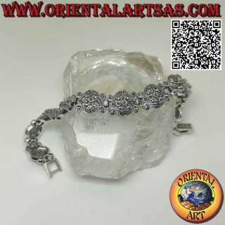 Armband aus 925‰ Silber mit 10 Wellenpaaren mit einer mit Markasit besetzten zentralen Blume