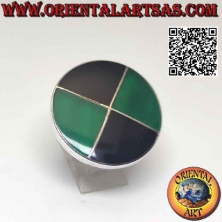 Anillo de plata con escudo redondo dividido en 4 láminas de ágata verde y ónix alternadas