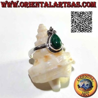 Anello in argento con malachite a goccia cabochon, bordo liscio e giglio a corona