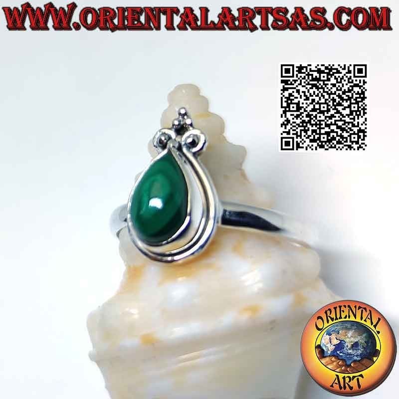 Bague en argent avec cabochon goutte malachite, bord lisse et couronne de lys
