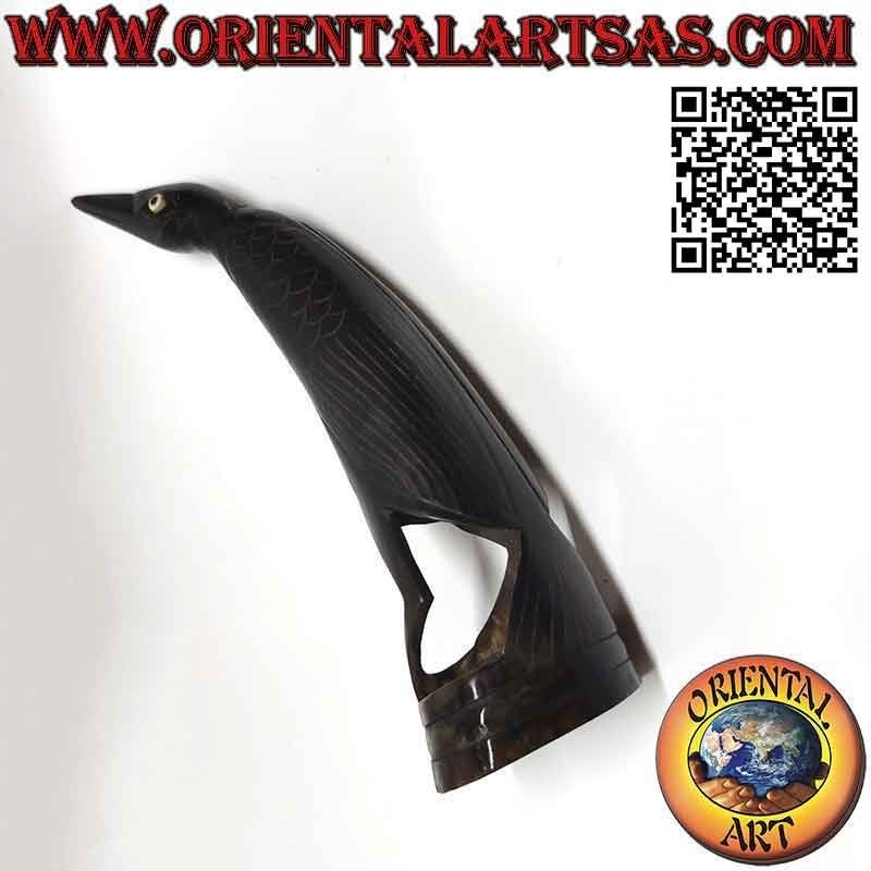 Cuervo tallado en un cuerno de búfalo hecho a mano (23cm)