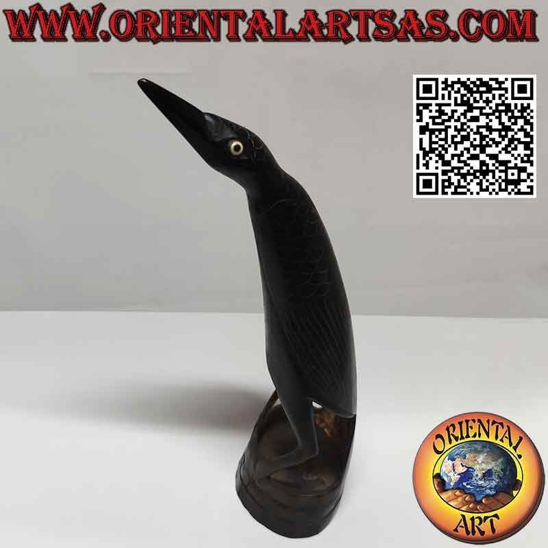 Corbeau sculpté sur une corne de buffle faite à la main (23cm)