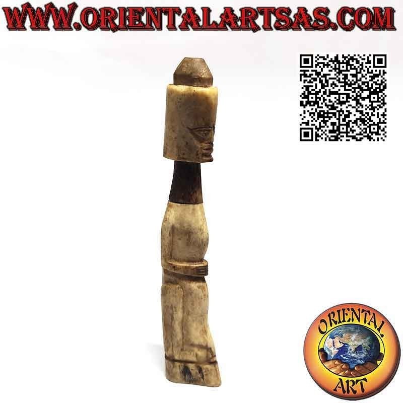 Primitive Skulptur eines Eingeborenen mit Geheimfach aus Knochen (25cm)