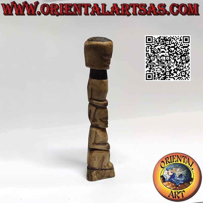 Primitive Skulptur indigenes Paar mit Geheimfach aus Knochen (22 cm)