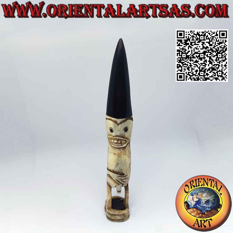 Scultura primitiva di un indigeno in osso e corno di bufalo della Papua Nuova Guinea (16 cm)