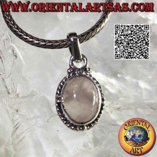 Pendentif en argent avec cabochon ovale en quartz rose entouré d'entrelacs et boule sur les points cardinaux