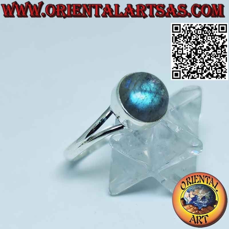 Silver ring with round cabochon labradorite with simple edge