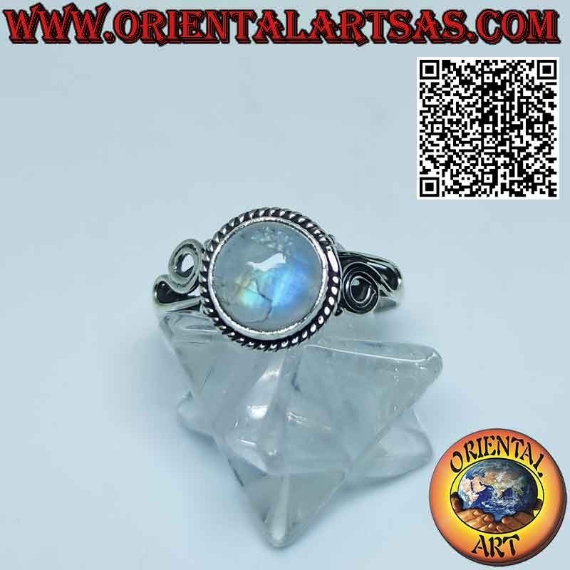 Bague en argent avec pierre de lune ronde ornée et spirale sur les côtés