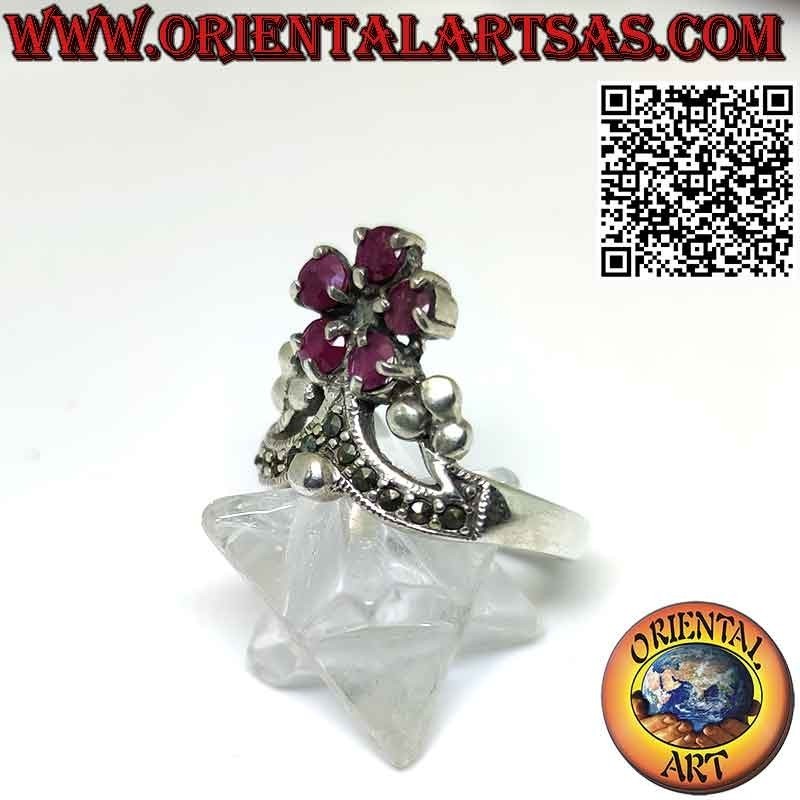 Anello in argento a corona con 5 rubini naturali tondi e marcassite