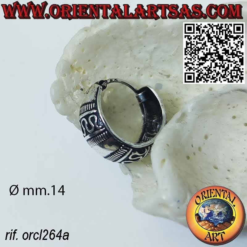 Chiseled wide circle silver earrings, 14 mm waves motif.