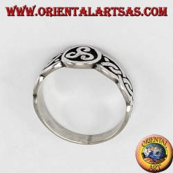 anello d'argento triskell con intreccio celtico